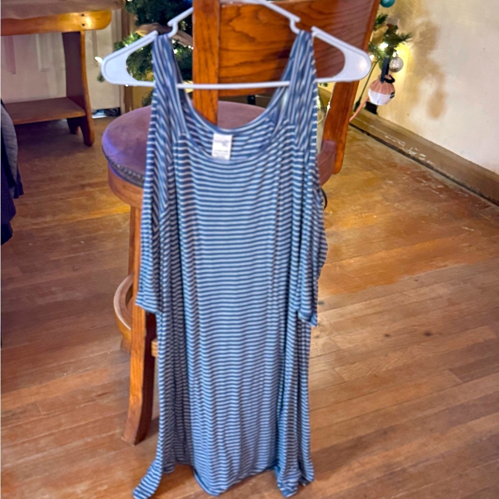 Split sleeve shirt